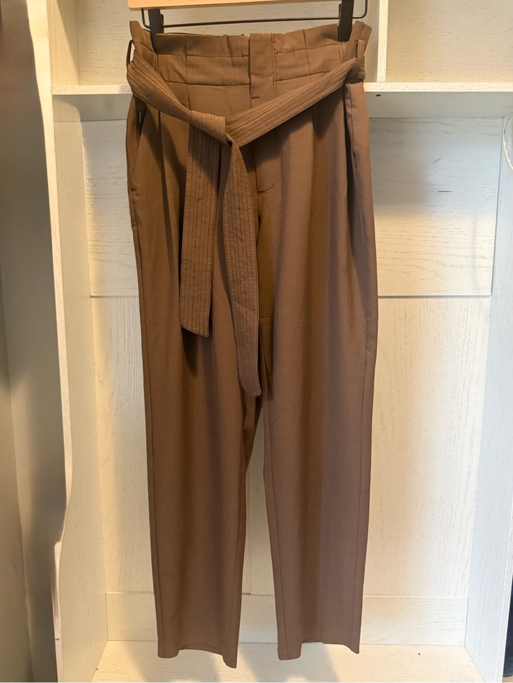 Athleta Womenβs Brown Paperbag Waist Belted Chinos size 4
